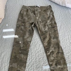 Slightly worn Old Navy Skinny Pants